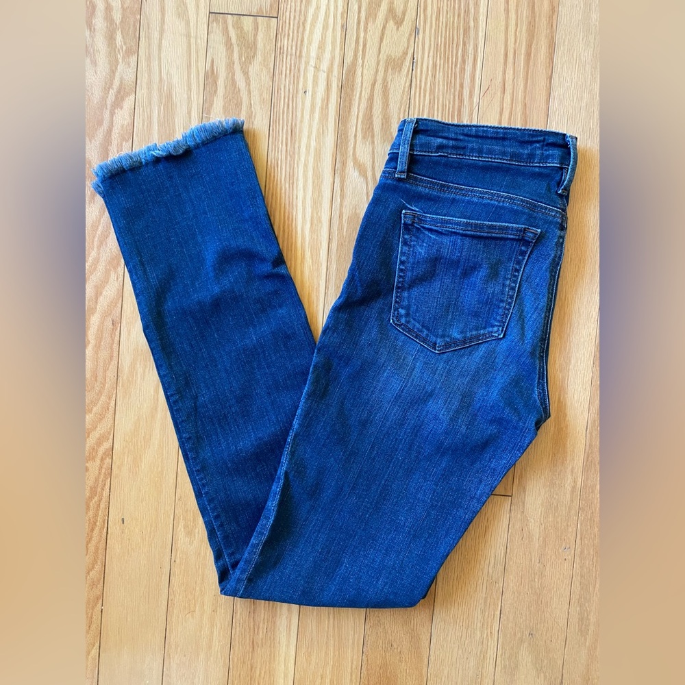 Ann Taylor LOFT Curvy Straight Chewed Hem Jeans Size 6 Talls